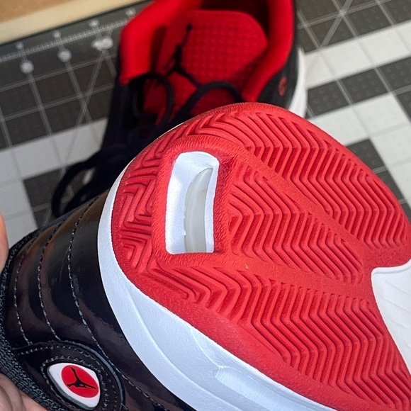 Jordan 
'MAX AURA 6'
Brand new
NWOT - Picture 14 of 15